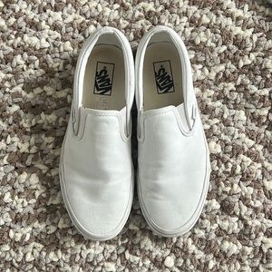 VANS WHITE SLIP ONS